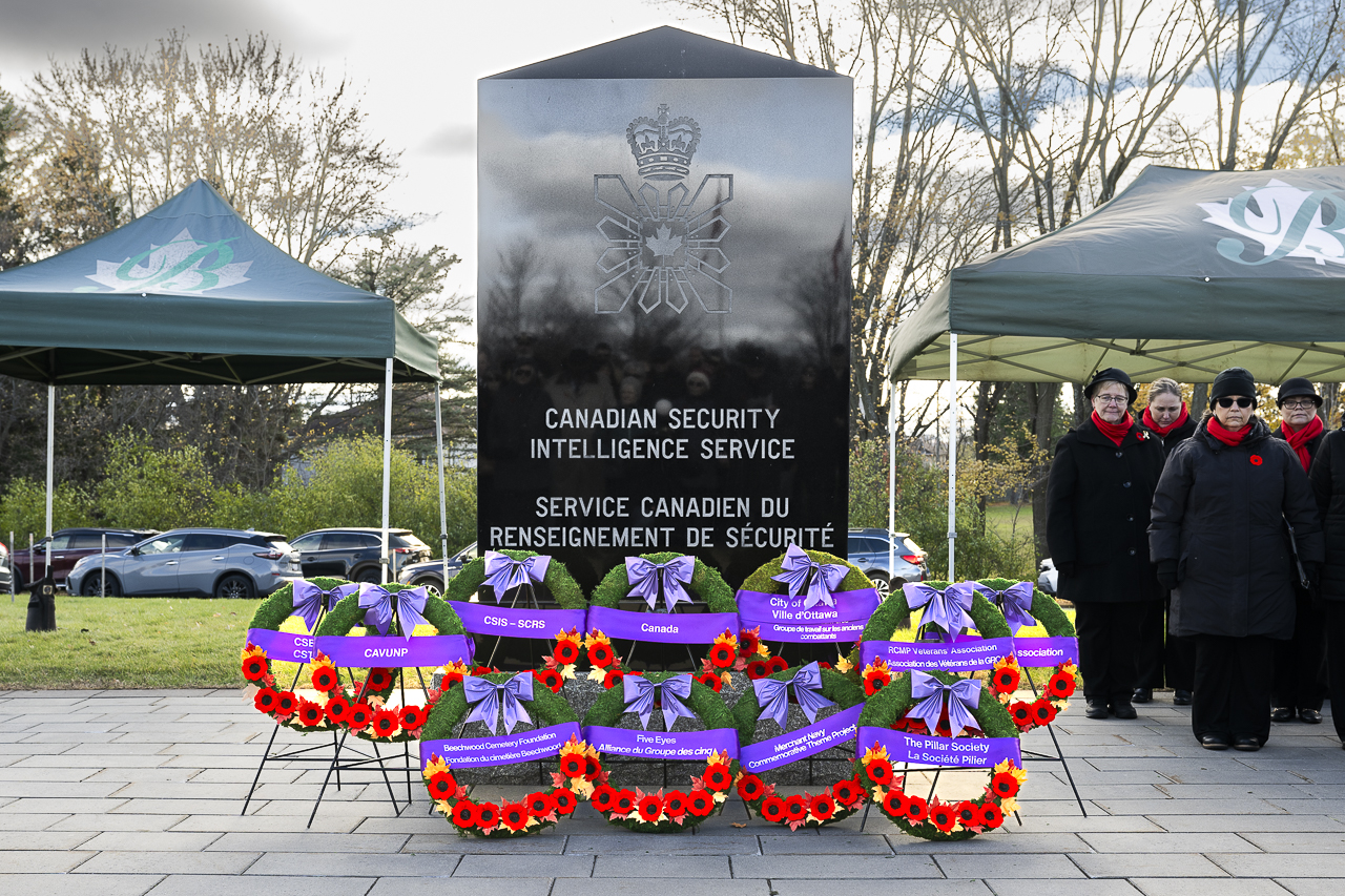 Pillar Society Remembrance Week Ceremony at the CSIS National Memorial Cemetery wreath
