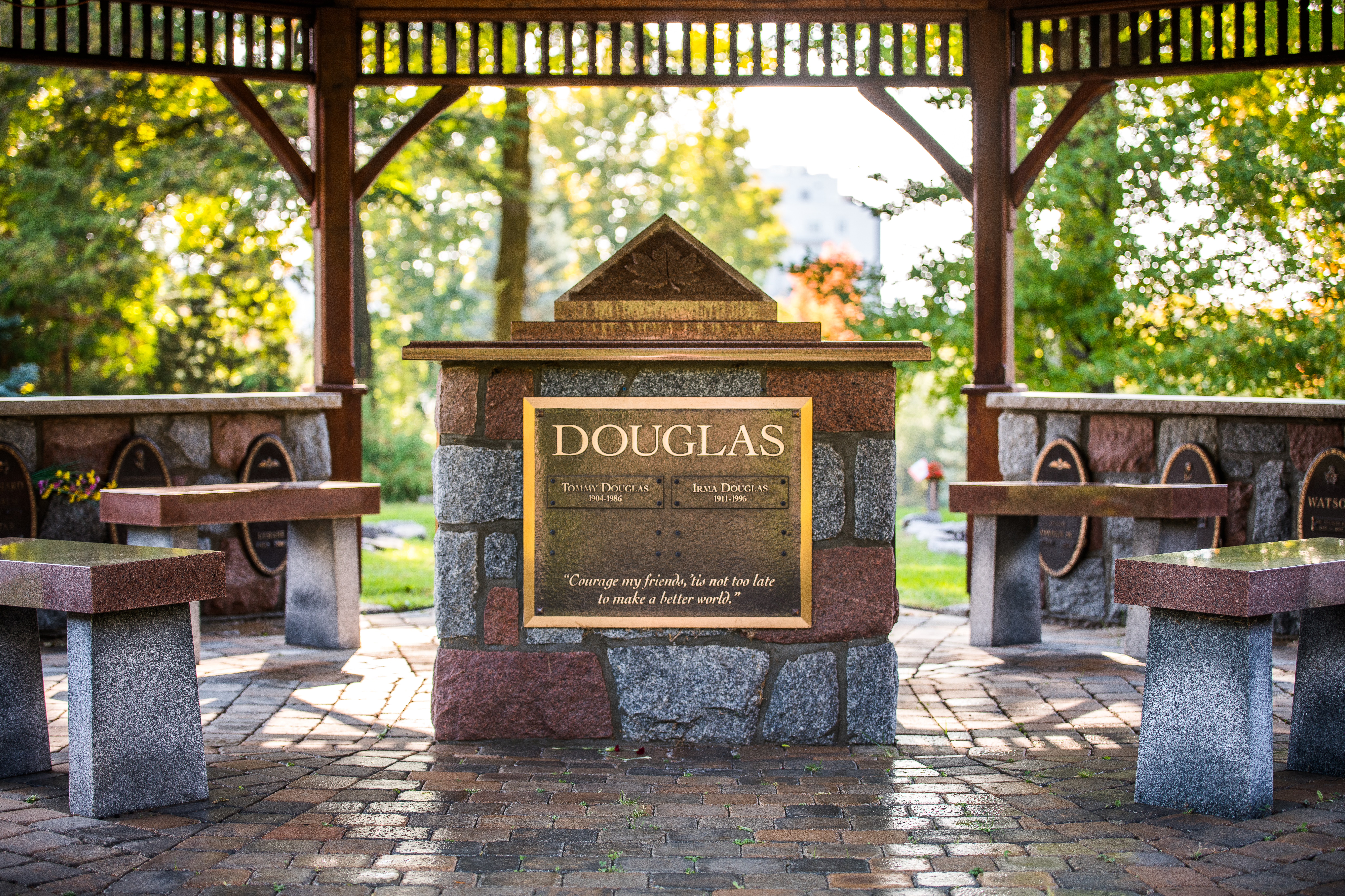 Douglas Grave